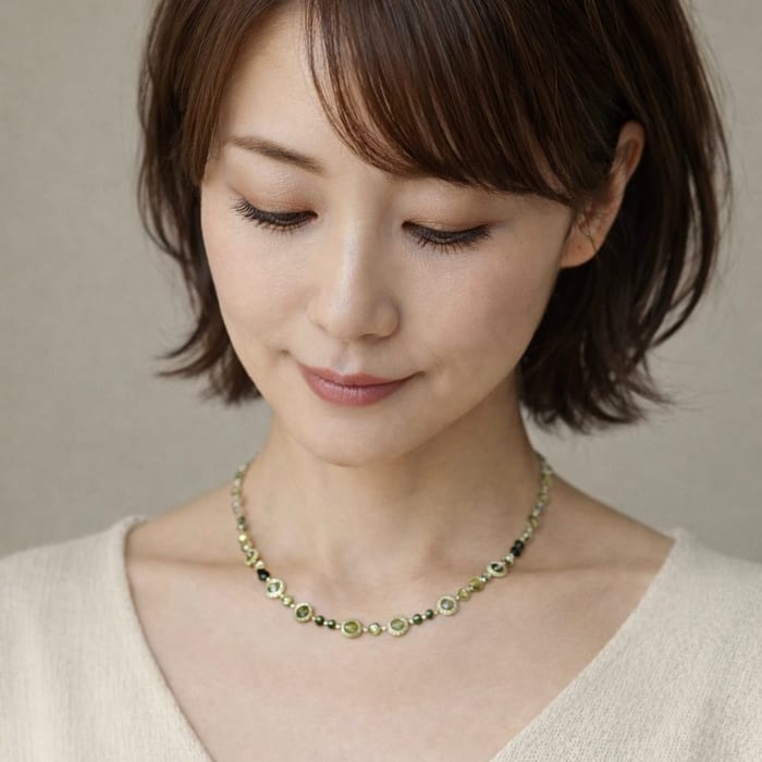 レース編みショートネックレス　グリーン